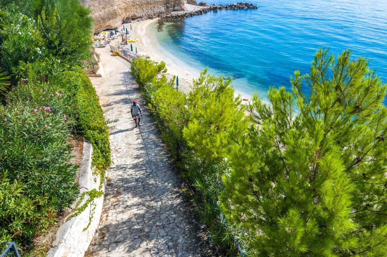Villaggio Baia Del Monaco Manfredonia Exterior foto